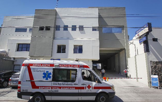 Hospital de la Mujer, donde está recluido el expresidente Flores. / EFE Hospital de la Mujer, donde está recluido el expresidente Flores. / EFE