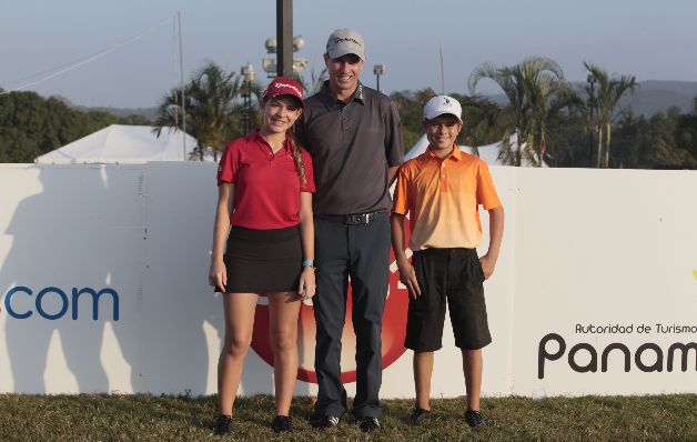 4. De izq. a dcha.: Aitana Pousa, Steven Alker y Roberto Chinchilla. 4. De izq. a dcha.: Aitana Pousa, Steven Alker y Roberto Chinchilla.