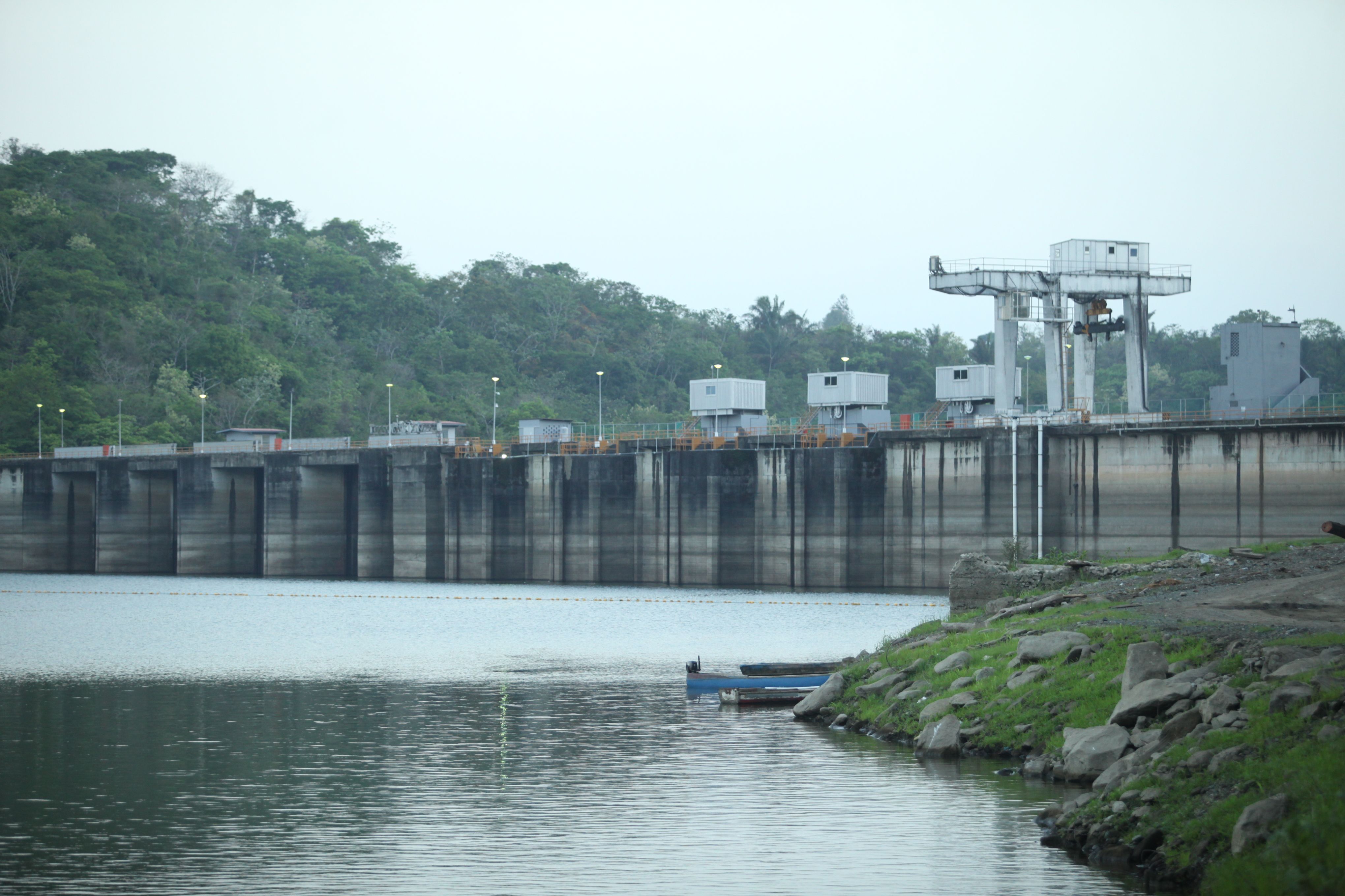 Presidente plantea concesión de aguas del lago Bayano para establecer planta de tratamiento