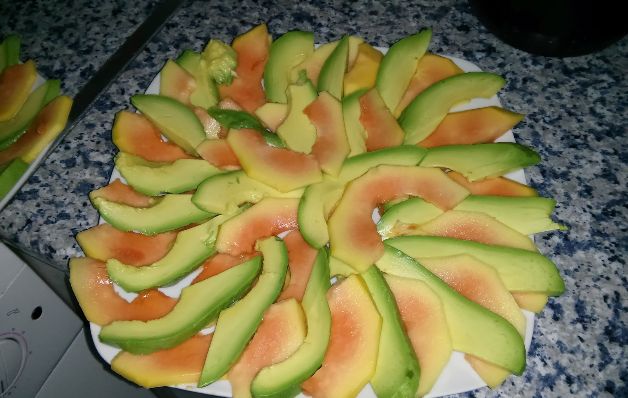 Ensalada de papaya y aguacate
