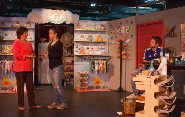 Keitha Kushner, Valerie Troncoso y Rob Getman darán vida a los personajes de esta producción de Nikki de Roy y Diana Abouganem. / Malky Zebede.