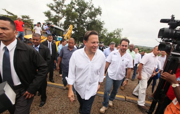 El ministro de Vivienda y Ordenamiento Territorial, Mario Etchelecu, es uno de los más cercanos colaboradores del presidente Juan Carlos Varela, desde la campaña.  / Archivo