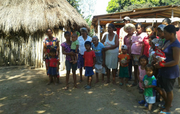 Los residentes dicen que se sienten abandonados. Foto/ Melquíades Vásquez