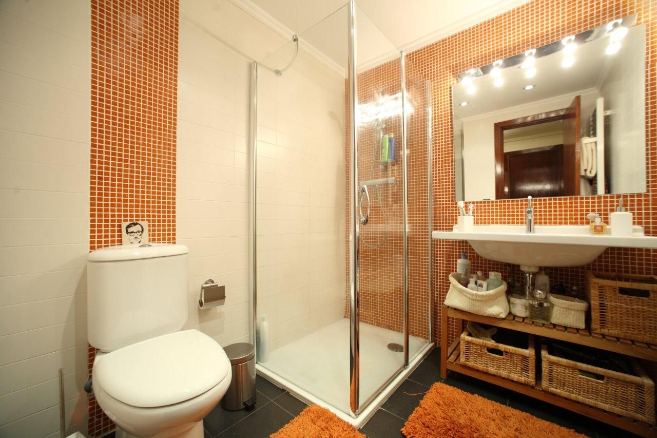 Hay ocasiones en las que el baño solo posee un concepto funcional. / Archivo