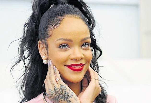 Las famosas gastan una fortuna por mantenerse perfectas. Rihanna se gasta millones en estilistas.