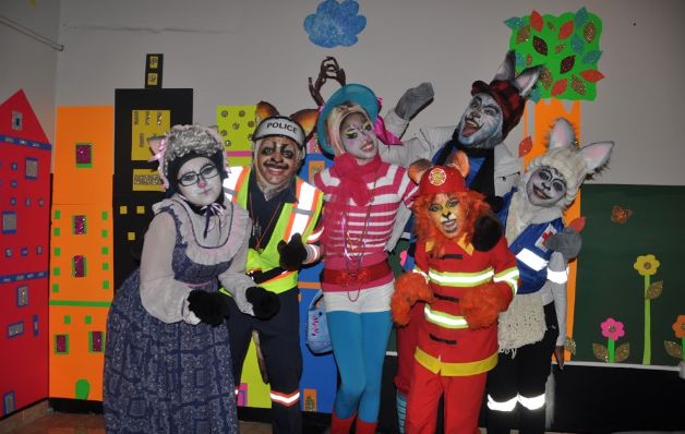 Elenco de la trilogía "Cachorros al rescate". ¡Los esperan! Unos cachorros que educan a los niños