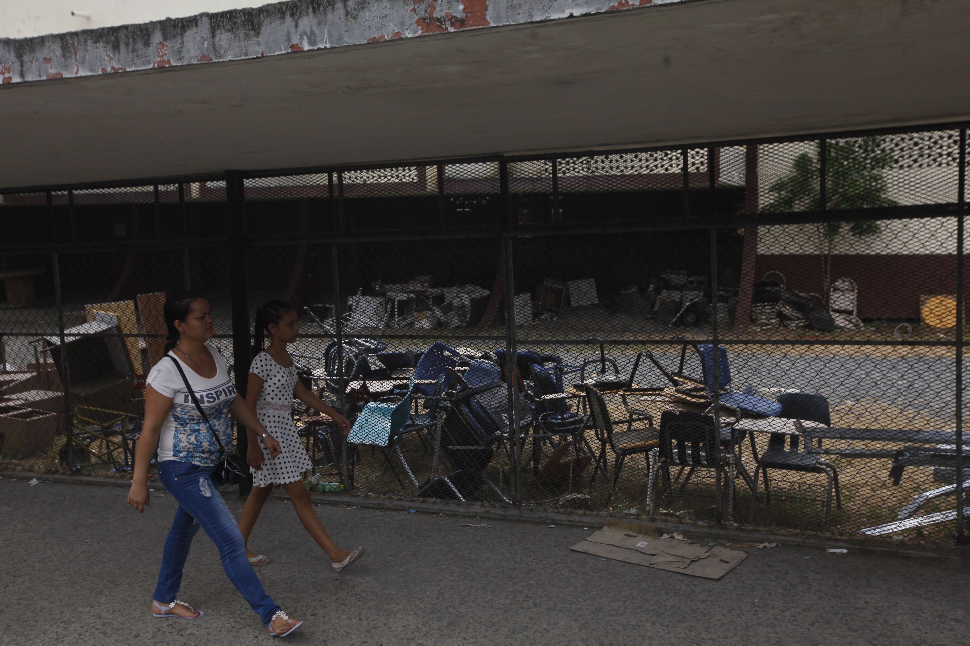 Mantenimiento cosmético del Meduca en los colegios