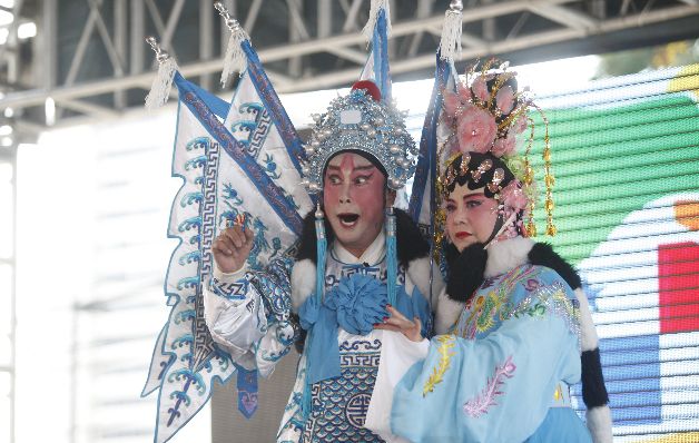 Celebran próspero Año Nuevo chino