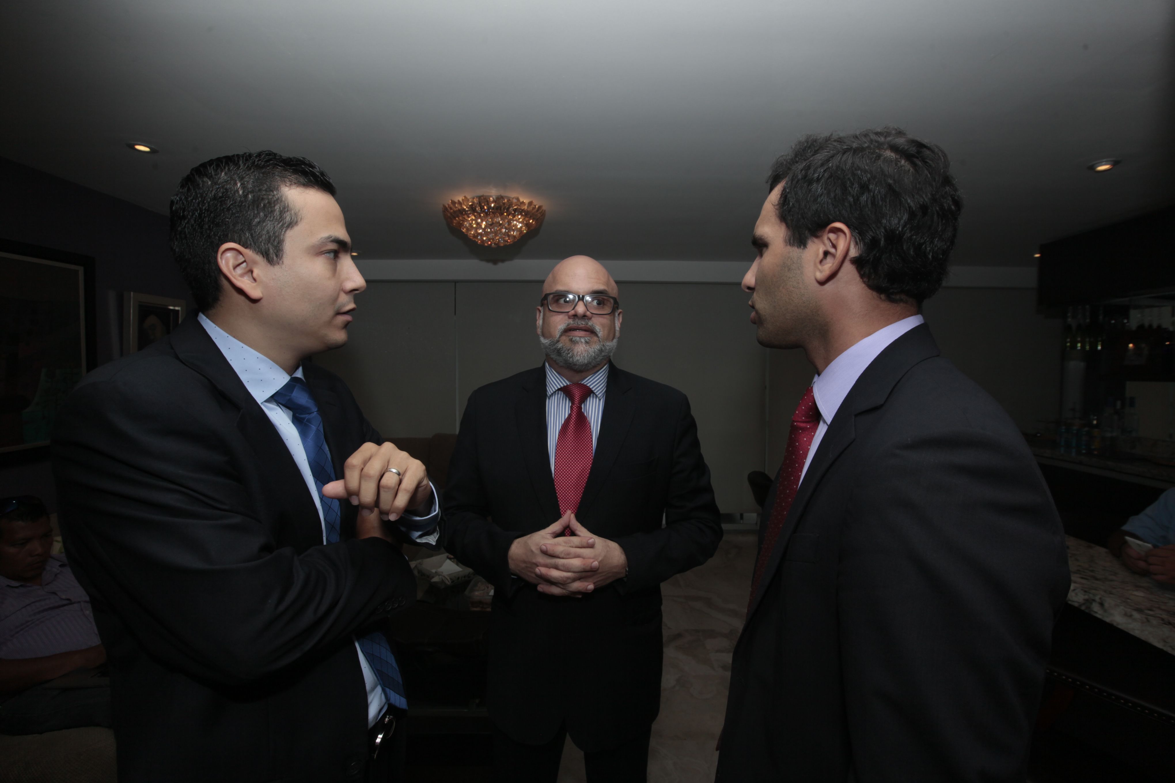Acuerdo del Gobierno y Finmeccanica, usado en defensa de Mulino