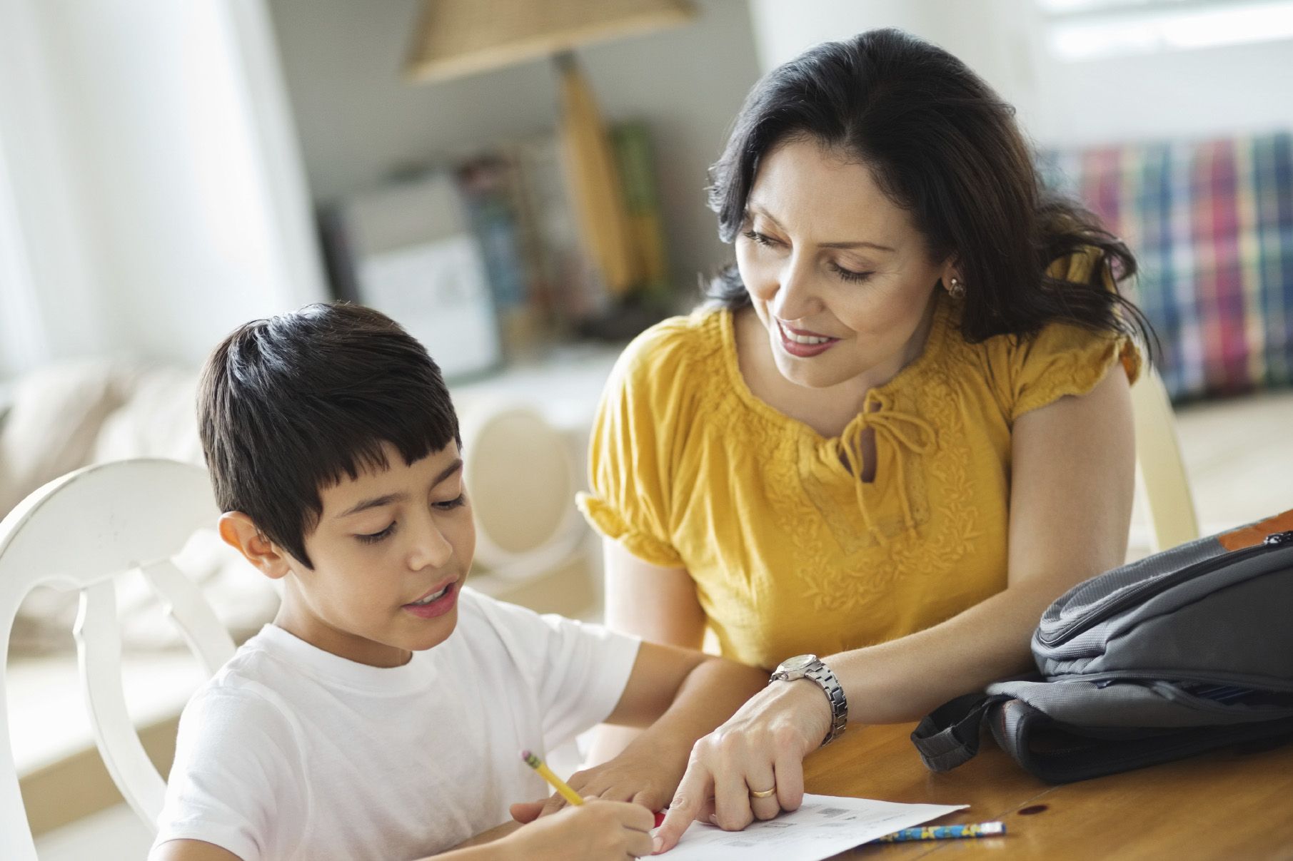 Hay que establecer horarios para hacer los deberes de la escuela. ¡LLEGÓ EL ESTRÉS!