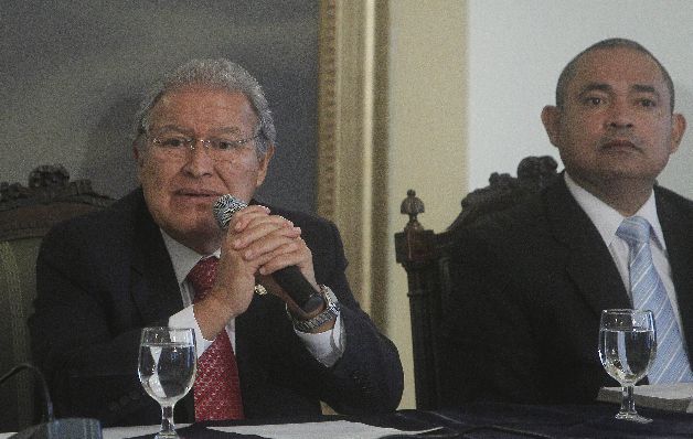 El presidente Salvador Sánchez Cerén y el ministro de Justicia. / EFE El presidente Salvador Sánchez Cerén y el ministro de Justicia. / EFE
