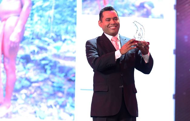 Adiel Bonilla (de Panamá América), 1er. premio prensa escrita. Adiel Bonilla (de Panamá América), 1er. premio prensa escrita.
