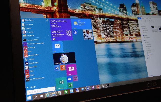 Fabricantes de computadoras cuyas ventas han caído se apoyan en los atributos de Windows 10. / Web
