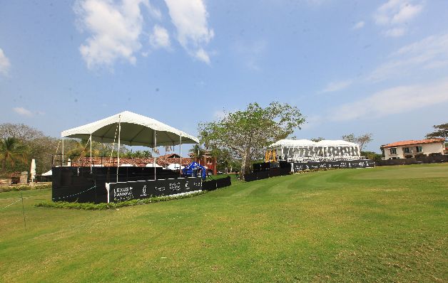 En el club todo está preparado para que los fanáticos aprecien en directo las jugadas y puedan ser testigos de cómo se escribe la historia del golf panameño con la realización de este importante torneo. En el club todo está preparado para que los fanáticos aprecien en directo las jugadas y puedan ser testigos de cómo se escribe la historia del golf panameño con la realización de este importante torneo.