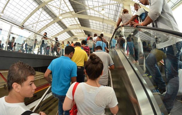 Preocupación ante  el sobrecargo de pasajeros en el metro de Panamá