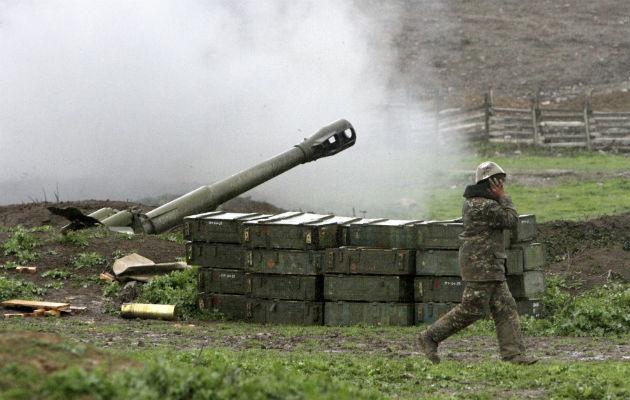 Artillería del ejército de autodefensa de Nagorno-Karabaj. Foto/AP