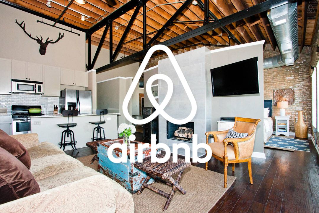 Comodidad y ahorro a la vez. Esto es lo que ocurre en muchas ocasiones si, en lugar de un hotel, buscas una casa para alquilar por unos días. La APP de Airbnb funciona como la web, busca una casa para ti solo o comparte con sus inquilinos para gastarte menos. Robots se comportan como chicas delicadas y coquetas ante el público