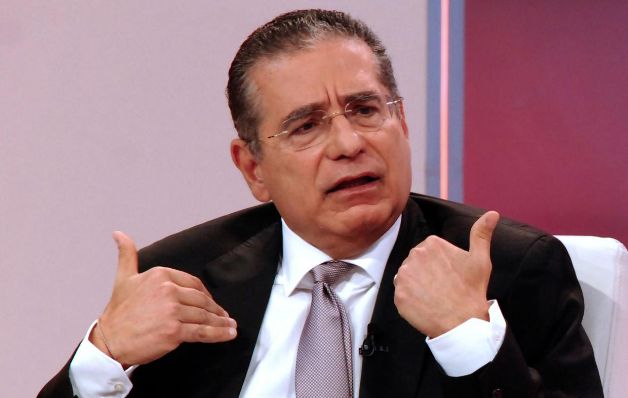 Sectores de abogados han pedido que se investigue la firma del ex asesor presidencial Ramón Fonseca Mora por estar implicado en la investigación de firmas.  /  Archivo
