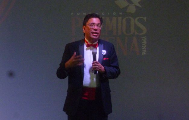 Félix Gómez. Se le premió su trayectoria teatral. / Foto Rosalina Orocú Mojica