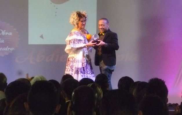 Abdiel Tapia. Con las dos de 2015 ha ganado cinco premios Escena. / Foto Rosalina Orocú Mojica