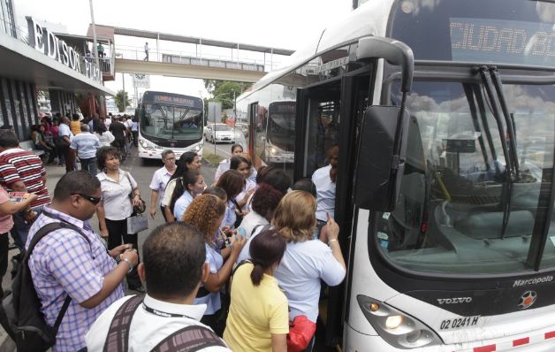Se contratará a 700 operadores y se reentrenará a los 2,983 actuales para certificarlos en la nueva licencia J, exclusiva para los operadores. / Archivo