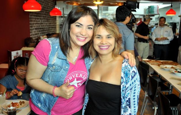 6. Ana Alejandra Carrizo y Diana Durán.