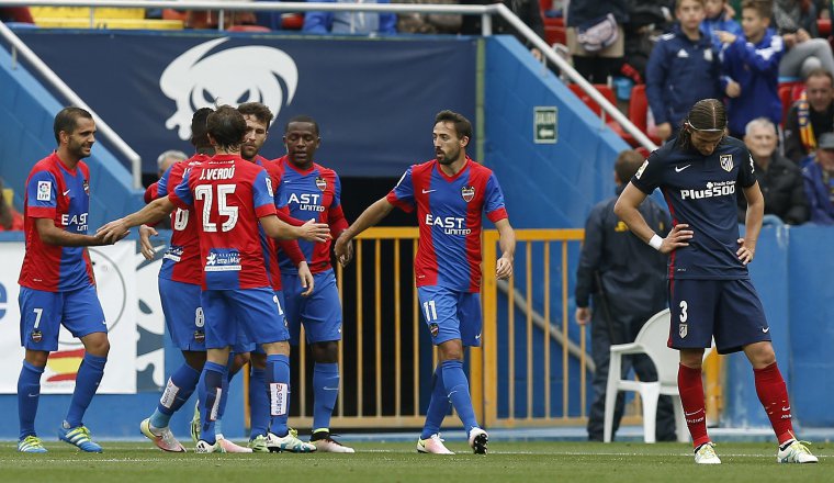 Verdugo El Atlético de Madrid se quedó sin opción de pelear por la Liga con una derrota en el Ciutat de Valencia, un campo insuperable para Diego Simeone y uno de los tres estadios, con el Camp Nou y El Molinón, en los que nunca ha ganado el argentino. /Foto EFE