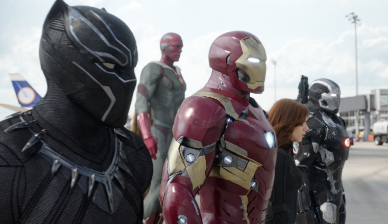 Crossbones se sacrifica activando una bomba, Wanda intentaba alejar la explosión de la gente alrededor, pero accidentalmente hace explotarla junto a un edificio, y mata a un número de cooperantes de Wakanda.