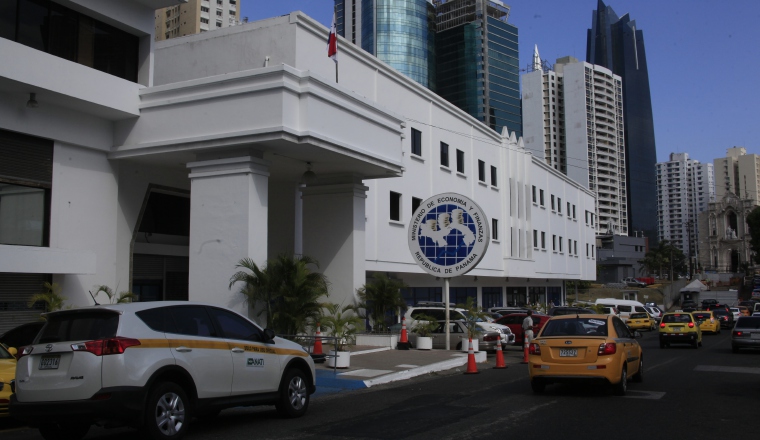 El MEF aplicó una política de contención del gasto desde 2014. El MEF aplicó una política de contención del gasto desde 2014. /Foto Archivo