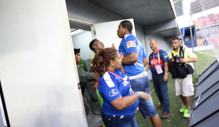 Antes del partido se dio una gresca en los túneles del estadio. Antes del partido se dio una gresca en los túneles del estadio. /Foto Anayansi Gamez