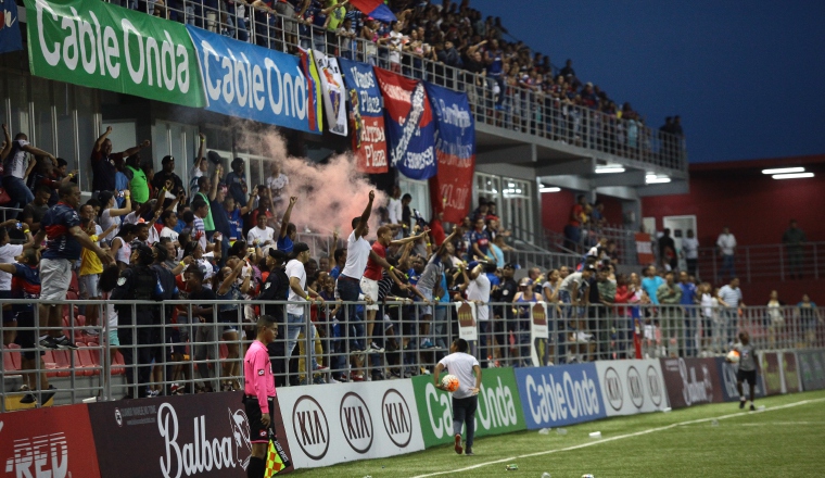 Los fanáticos del Plaza Amador celebraron. Los fanáticos del Plaza Amador celebraron. /Foto Anayansi Gamez
