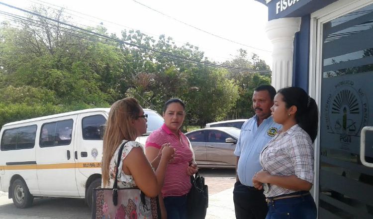 Afectados quieren dar con el responsable de los videos. /Foto Zenaida Vásquez 