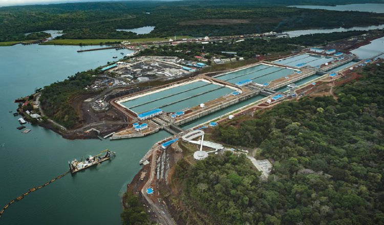 Entre las estrategias ambientales de la ACP figuran cumplir con la responsabilidad de manejar y conservar el recurso hídrico y promover la protección ambiental en todas las actividades. ACP