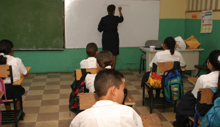 Población pide atender temas primarios, como educación y salud. Población pide atender temas primarios, como educación y salud. /Foto Archivo