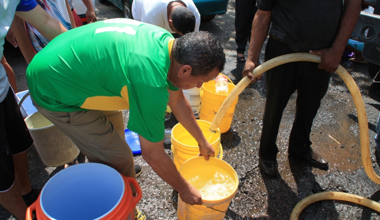 El presidente Juan Carlos Varela ha optado por no referirse al problema del agua, que en el verano pasado mantuvo por dos semanas a 3,000 residentes de Llano Catival, cabecera del distrito de Mariato, sin el líquido. El presidente Juan Carlos Varela ha optado por no referirse al problema del agua, que en el verano pasado mantuvo por dos semanas a 3,000 residentes de Llano Catival, cabecera del distrito de Mariato, sin el líquido.