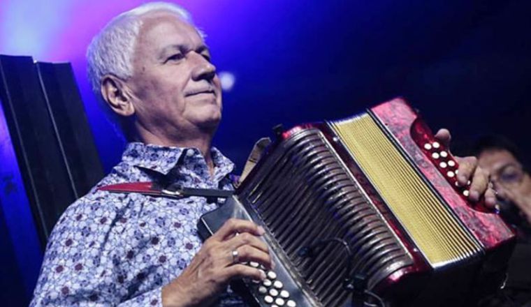 Ulpiano Vergara tiene nuevo cantante, Alejandro Torres.