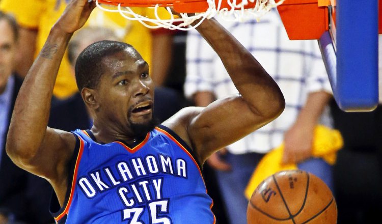 Kevin Durant aportará fuerza al equipo. /Foto AP