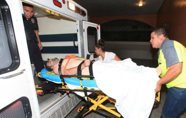 El español fue llevado a atención en el Hospital Santo Tomás.