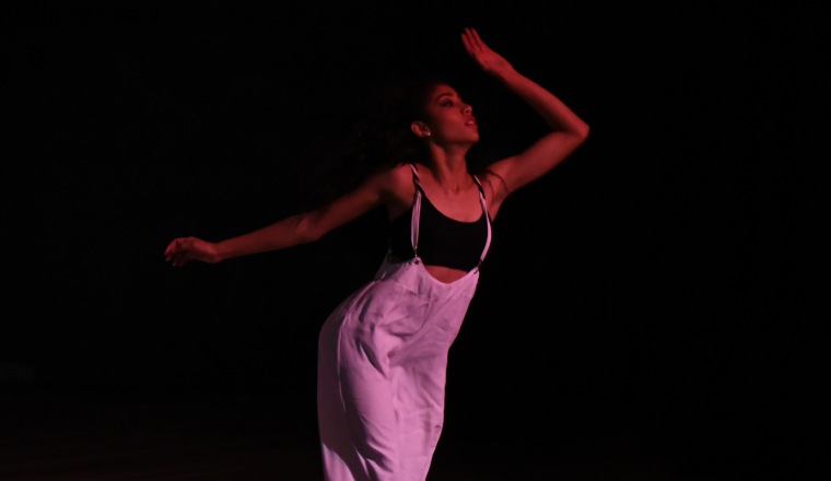 El cuerpo habló en el lenguaje universal de la danza. El cuerpo habló en el lenguaje universal de la danza.
