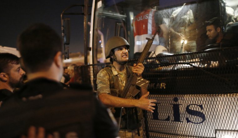 Un grupo de militares se lavantó contra las autoridades turcas. Un grupo de militares se lavantó contra las autoridades turcas. /Foto EFE