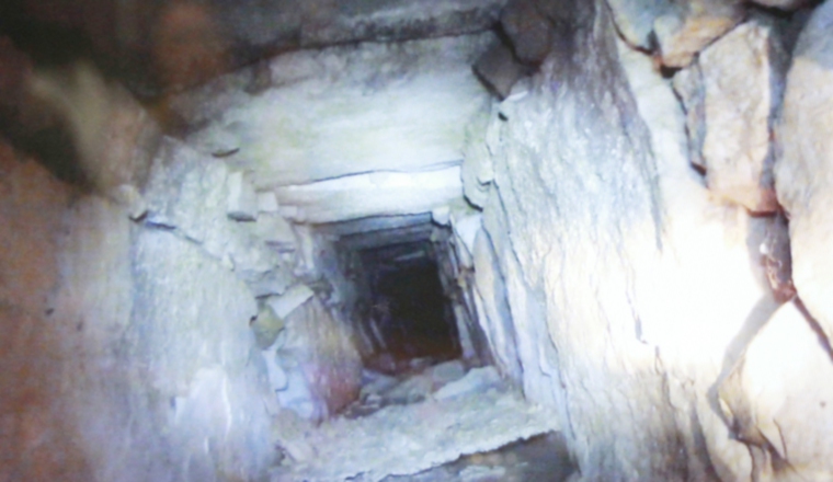 Los canales bajo la cámara mortuoria de Pakal. Los canales bajo la cámara mortuoria de Pakal.