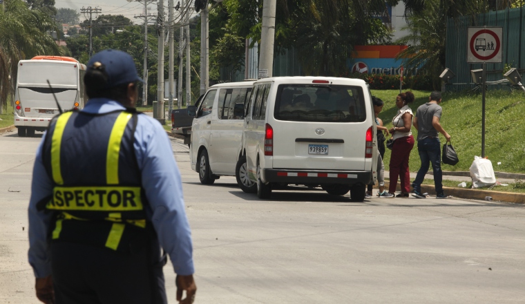 La ATTT dio a conocer que durante el periodo 2015-2016, 32 mil 831 estudiantes han sido capacitados en educación vial en todo el país mediante charlas de instructores en seguridad vial. La ATTT dio a conocer que durante el periodo 2015-2016, 32 mil 831 estudiantes han sido capacitados en educación vial en todo el país mediante charlas de instructores en seguridad vial. /Foto Edwin González