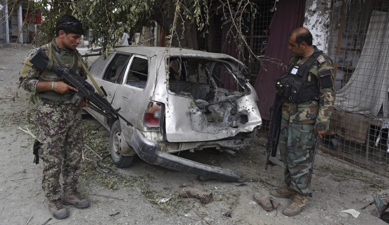 Investigan vehículo destruido en lucha contra el EI. Investigan vehículo destruido en lucha contra el EI. /Foto EFE