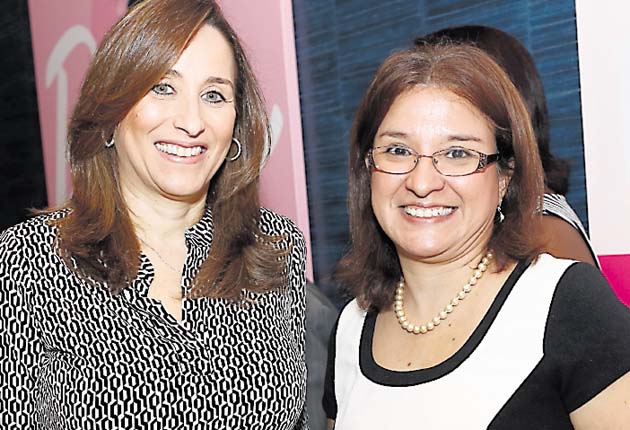 6. Maricarmen de Clare y  Katerina Duarte.