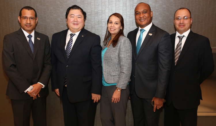1. Ernesto Espino, Ramiro Wong, Mónica Muschett, Marlon Foster y Abdy Sanjur.