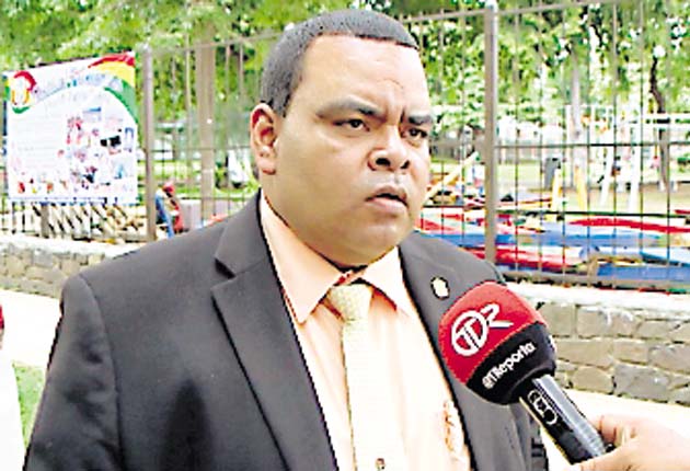 Diputado pidió el secuestro del edificio antes de desvincularse