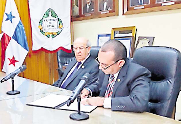 Se mantienen reuniones de transición entre García de Paredes y Flores