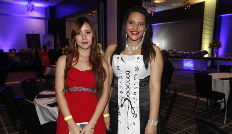 2. Angélica Lee y Astrid Bonilla. 2. Angélica Lee y Astrid Bonilla.