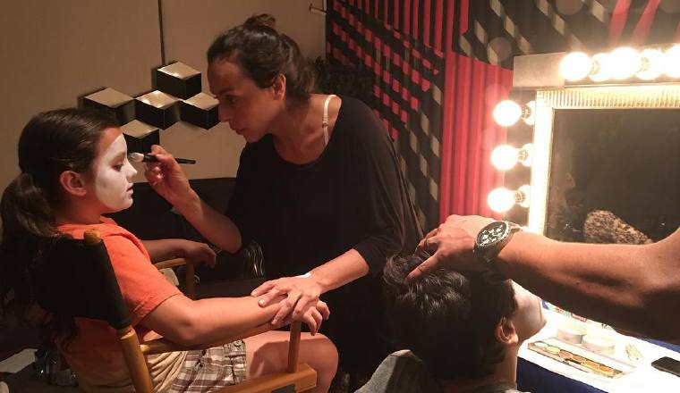 Parte del maquillaje de los actores infantiles. Parte del maquillaje de los actores infantiles. /Foto Cortesía: Facebook
