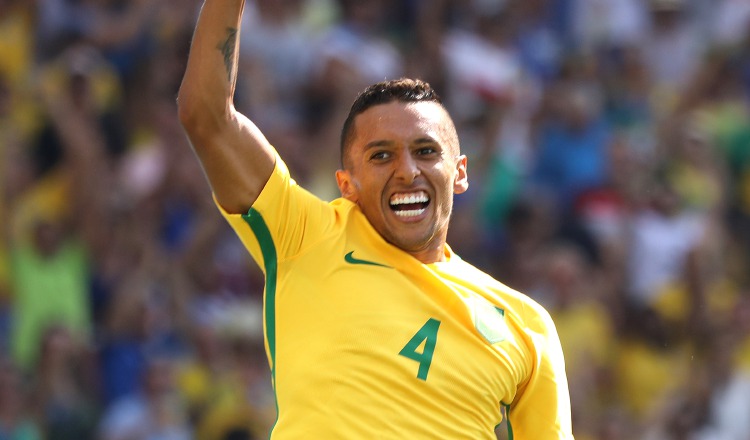 Marquinhos celebra uno de los tantos. /Foto EFE